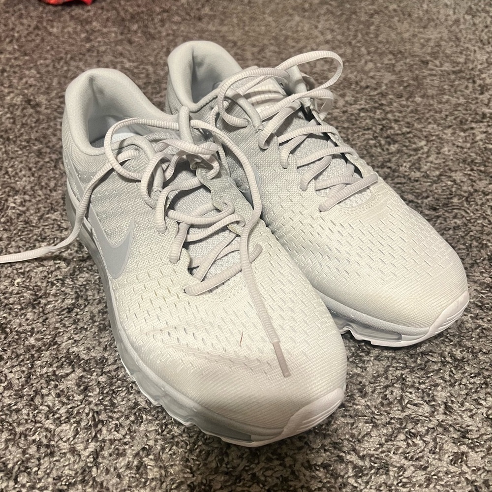 Nike AIRMAX 2017 Running Shoe Size 9 New